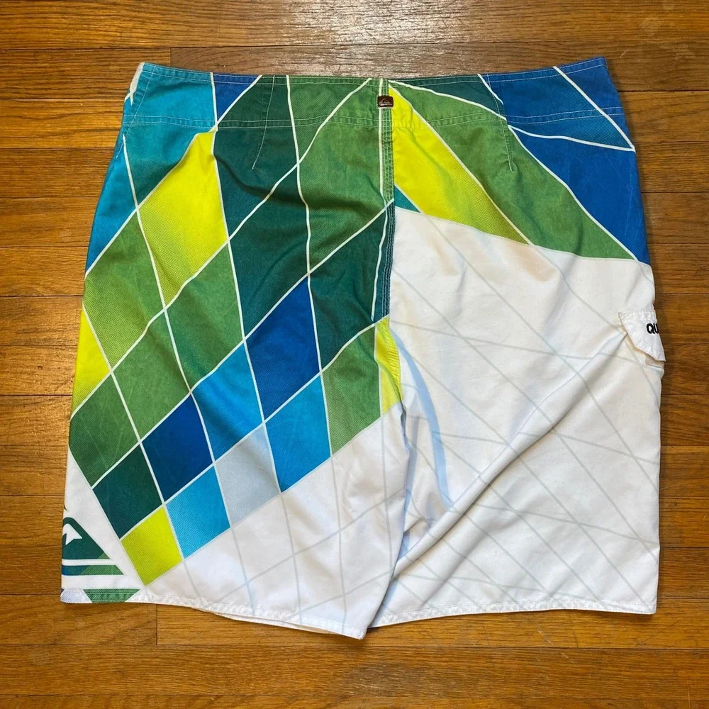 Quiksilver Board Shorts Mens 38 Geometric Diamond Green Blue Swim Surf‎ Trunks